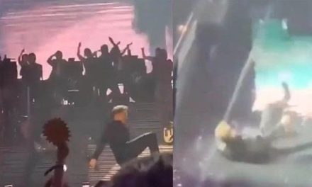 Video: Así fue la aparatosa caída de Luis Miguel en pleno concierto