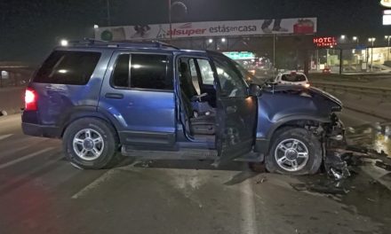 Le dan cerrón y termina chocando en Saltillo