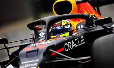 Checo arrancará noveno en Brasil mientras Verstappen obtuvo la Pole