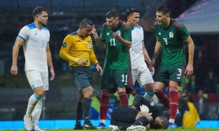 ¿Robo en en el Azteca? Prensa de Honduras arremete contra Selección Mexicana tras arbitraje