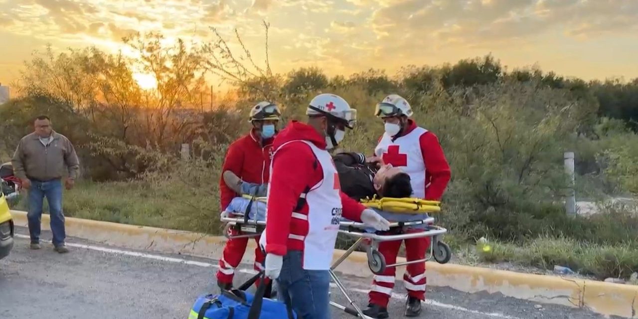 Estrenaba su motocicleta y se accidentó al norte de Saltillo al tomar una curva