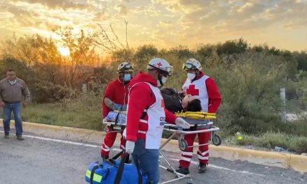 Estrenaba su motocicleta y se accidentó al norte de Saltillo al tomar una curva