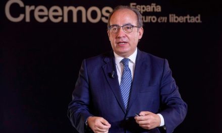 Por falta de evidencias en la investigación archivan caso contra Calderón por extinción de Luz y Fuerza