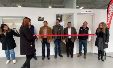 Dona empresa equipo a la Facultad de Sistemas