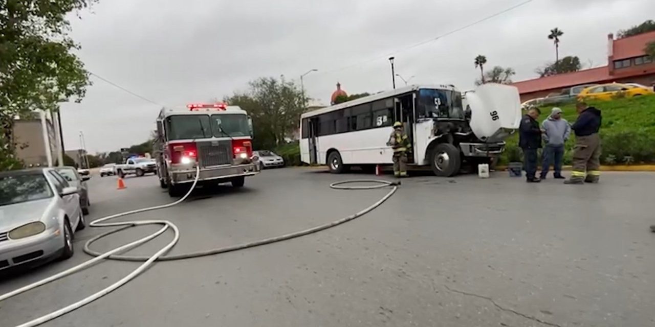 Se incendia transporte público en Saltillo