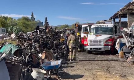 Se incendia taller de remolques en Saltillo