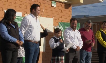 Javier Díaz inició la entrega de 4 mil 500 pares de zapatos a escuelas primarias de Saltillo