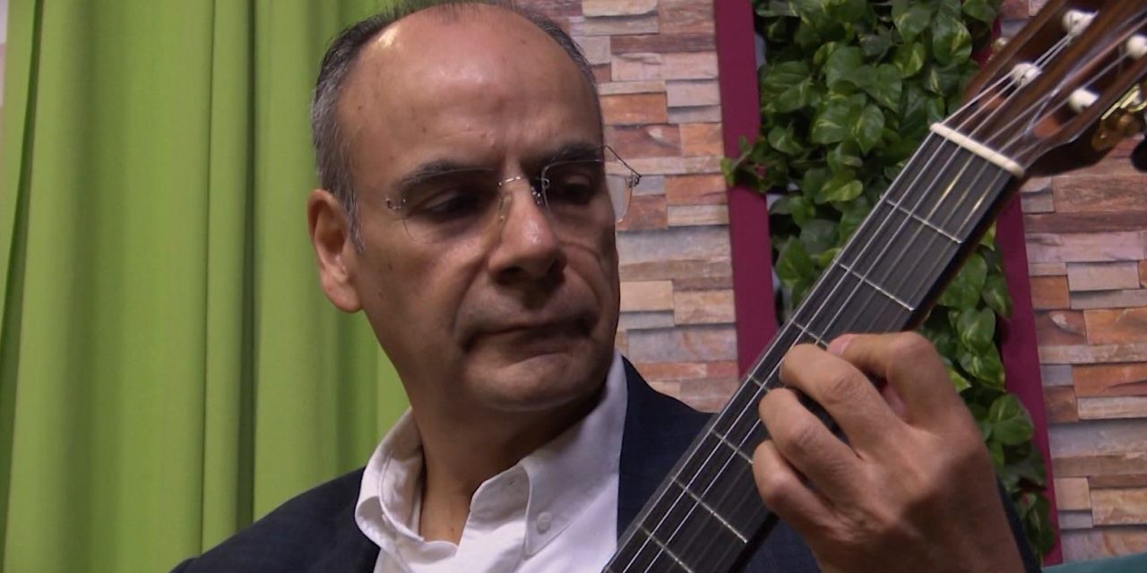 Él es Martín Madrigal; concertista a nivel internacional