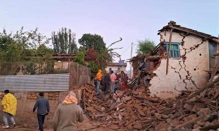Van 157 muertos en Nepal tras un sismo… el más mortífero desde el 2015