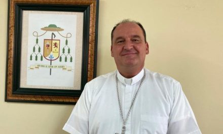 Éxito le deseó el obispo Hilario González a Manolo Jiménez