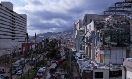 Regresan a clases en Guerrero tras el paso del huracán Otis