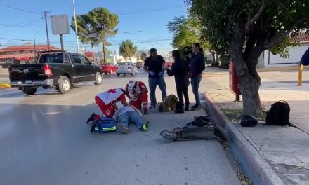 Peatón es arrollado por el conductor de un scooter en Saltillo