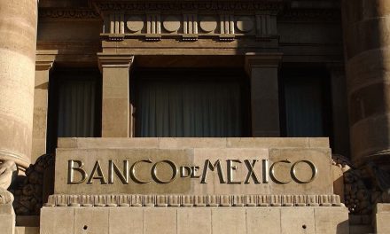 Economía de México crecerá hasta 3.7% para 2024: Banxico