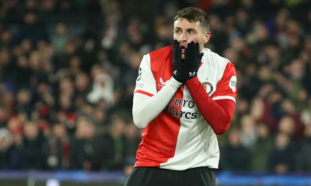 ‘Santi’ Giménez habla tras la derrota y eliminación del Feyenoord de la Champions League