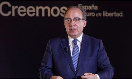FGR archiva investigación sobre Felipe Calderón por extinción de Luz y Fuerza del Centro