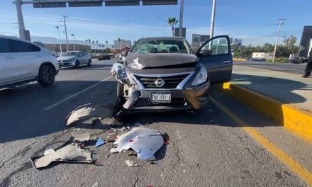 Daños materiales y tráfico vehicular tras choque por alcance en V Carranza
