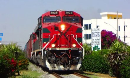 AMLO emitirá decreto para usar concesiones de trenes de carga para pasajeros