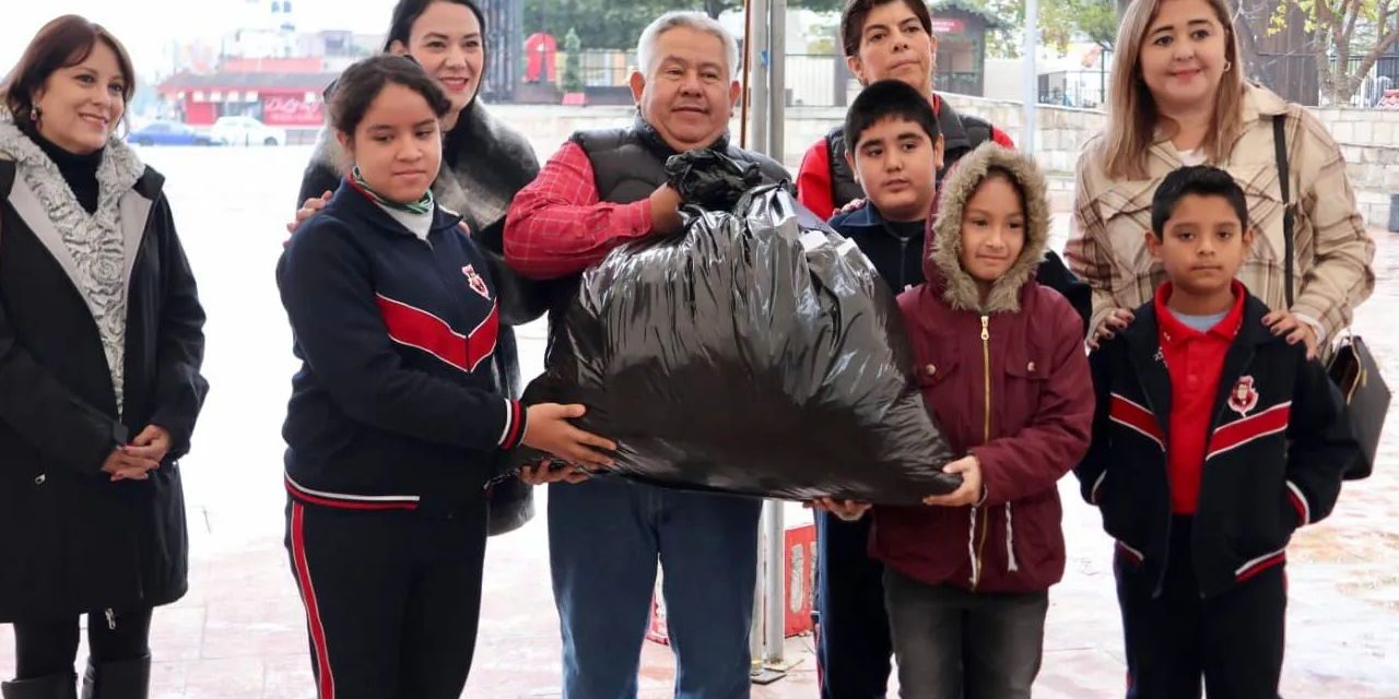 Apoyan tradiciones decembrinas en Sabinas