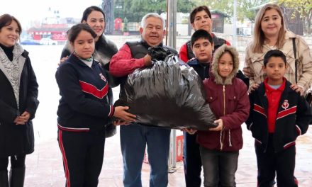 Apoyan tradiciones decembrinas en Sabinas
