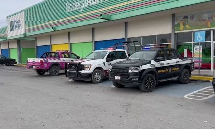 Guardia cae fulminado en una tienda en Frontera