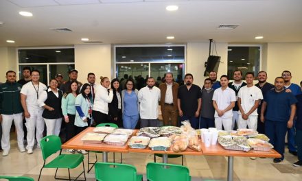 Reconocen a personal médico de Acuña