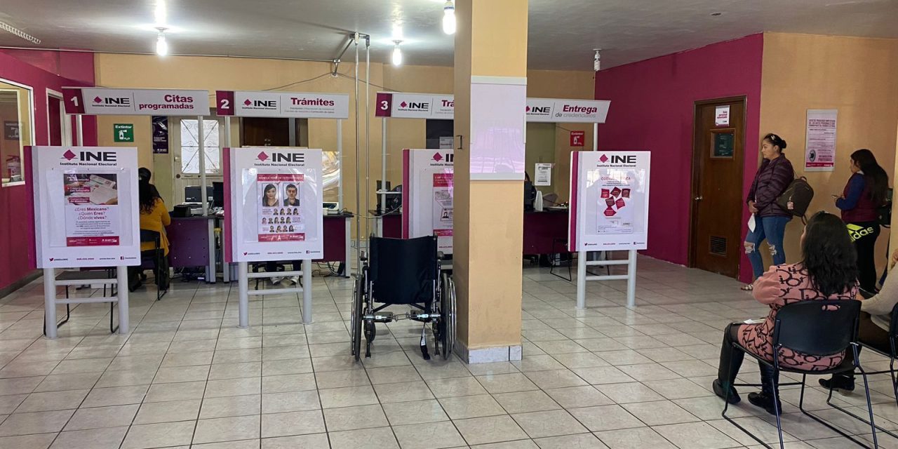 Exhortan a acuñenses a renovar su INE