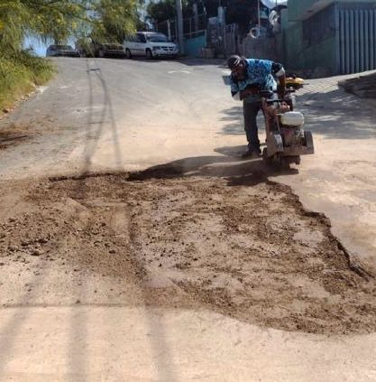 Mantiene Simas Acuña campaña de bacheo
