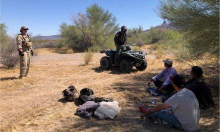 Gobernadora de Arizona envía a la Guardia Nacional a la frontera con México