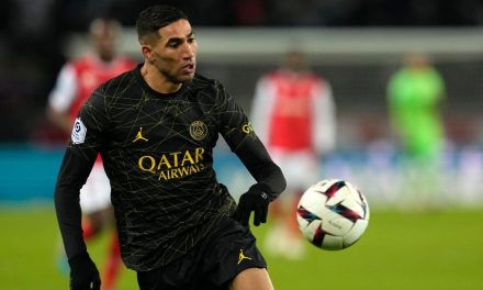 Acharf Hakimi, defensa del PSG, enfrenta a su acusadora en el Tribunal de Nanterre