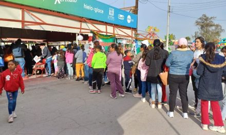 DIF Torreón lleva servicios a usuarios de Cáritas