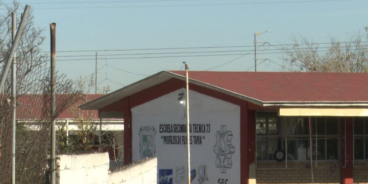 Abandonan a perrito dentro de una escuela de Saltillo