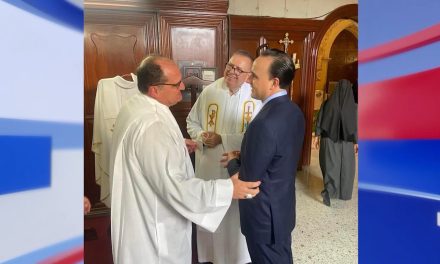 Bendice Obispo a Gobernador de Coahuila