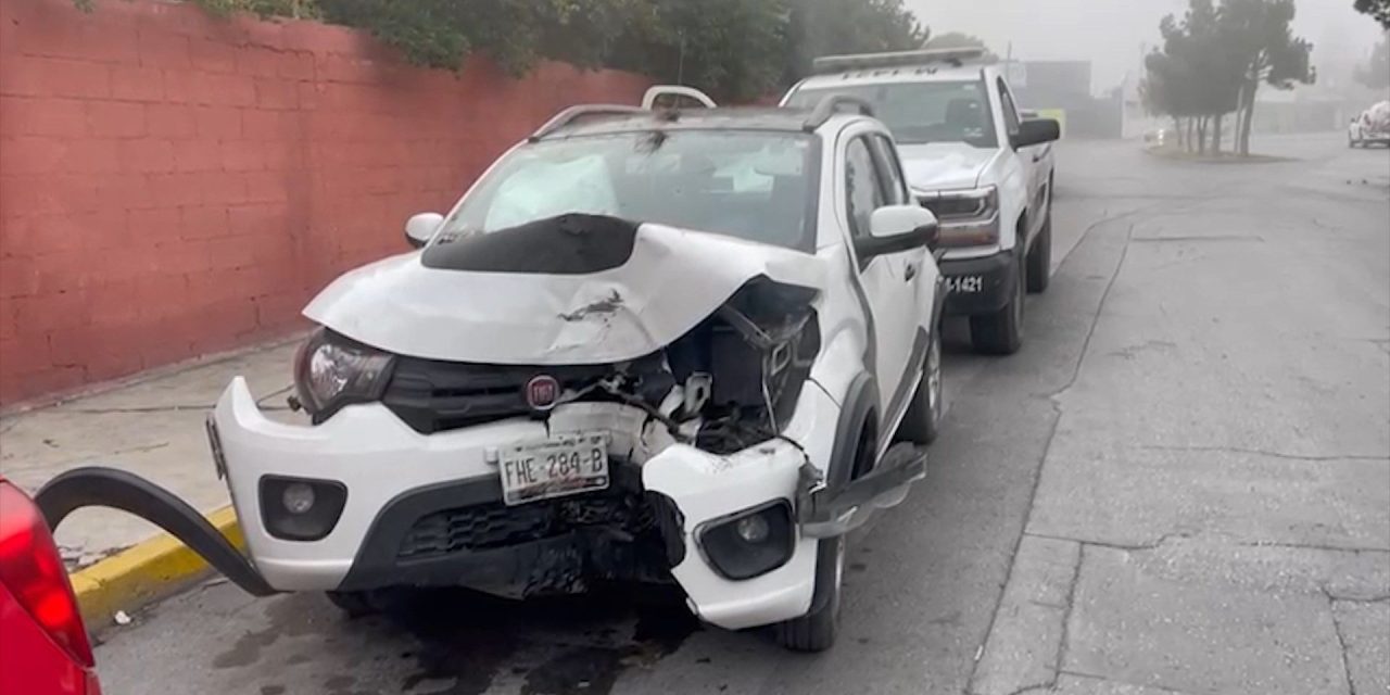 Saltillo: Ebrio choca contra un árbol en colonia Bonanza