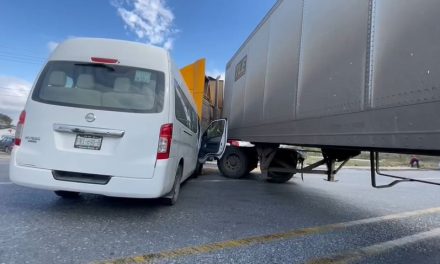 Dos personas lesionadas en choque sobre la carretera antigua a Monclova