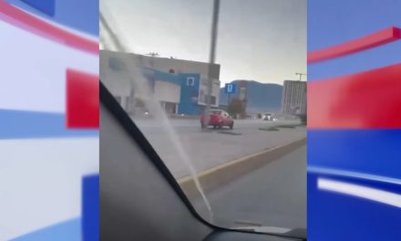 Saltillo: Hombre conducía en contra por Nazario Ortiz y provocó una volcadura