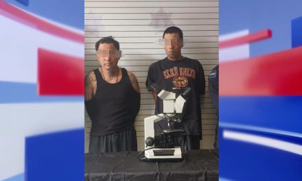 Detienen a dos con microscopio robado  en Saltillo