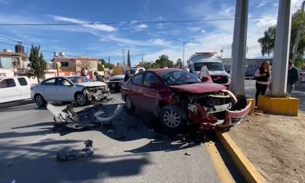 Accidente en Saltillo deja un par de lesionados