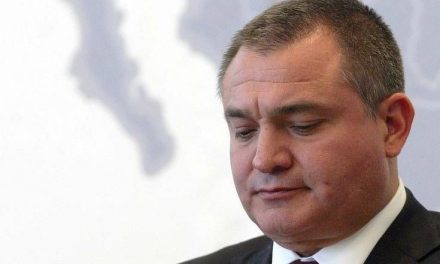 Solicita la defensa de García Luna nuevo juicio para apelar su libertad