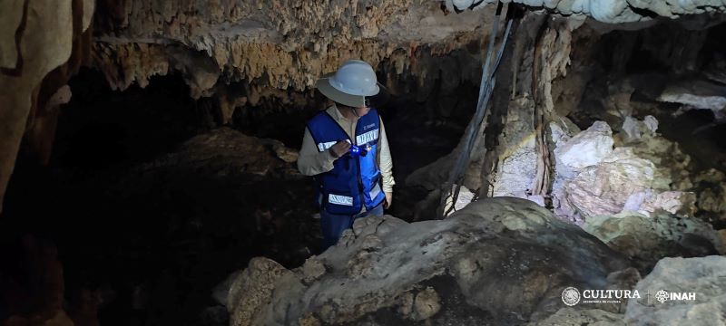Descubren gruta ancestral en la ruta del Tren Maya