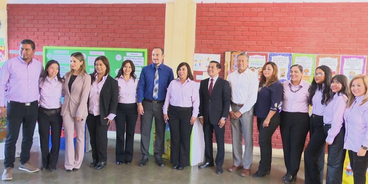 Inaugura sala de lectura en primaria Benito Juárez en Saltillo