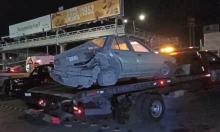 Se distrajo por mandar un WhatsApp y ocasiona accidente en Saltillo