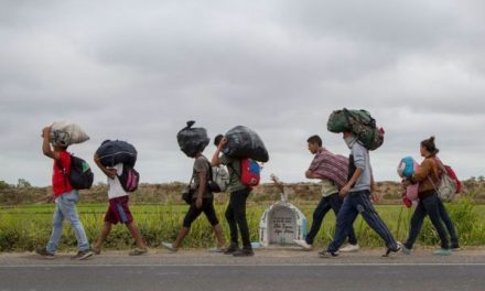 México impugnará la ley en Texas que expulsa a personas por ‘parecer’ migrantes