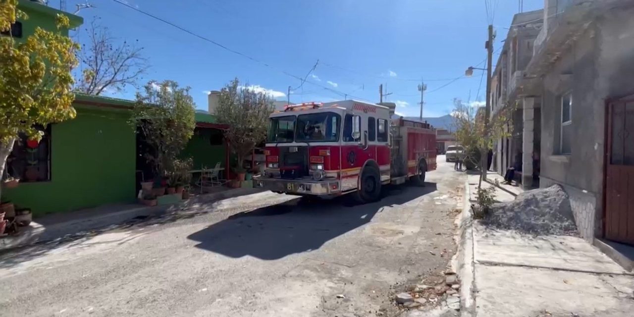 Pirotecnia provoca incendio de camioneta