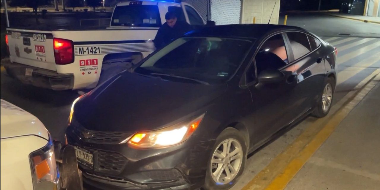Se pone a dormir en tienda comercial al norte de Saltillo
