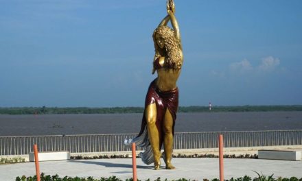 Inauguran estatua de Shakira en Barranquilla, Colombia