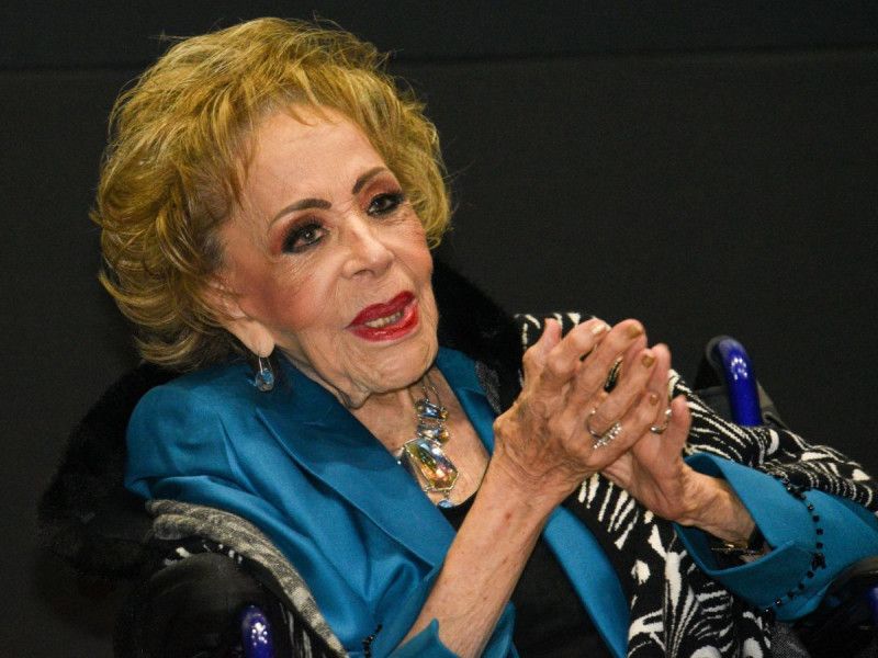 ¿Qué le pasó a Silvia Pinal que se encuentra hospitalizada?