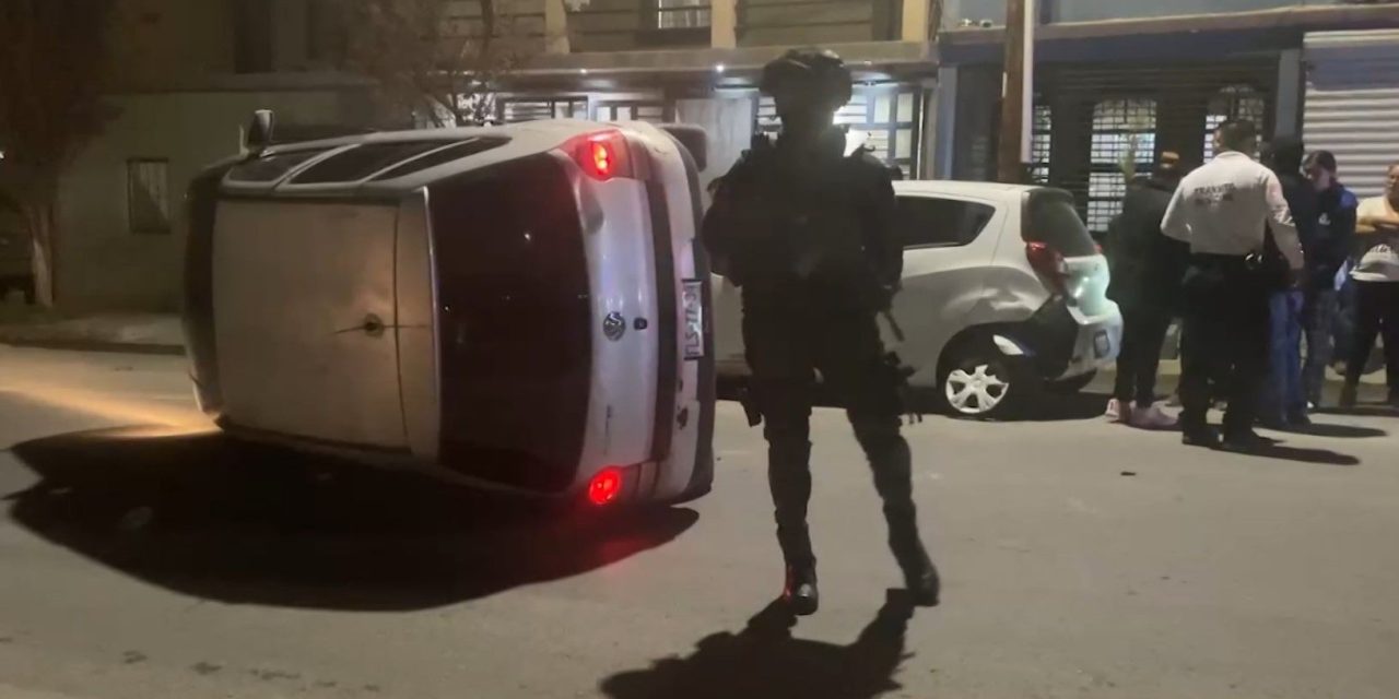 Vuelca su unidad por jugar carreras en Saltillo