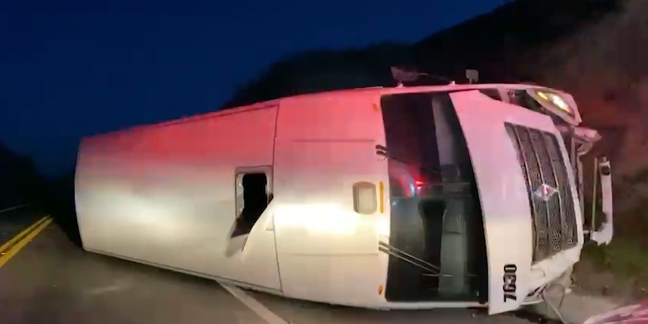 Vuelcan en la carretera a Monclova