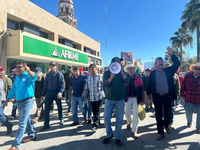 Obreros de AHMSA protestan y anuncian bloqueos