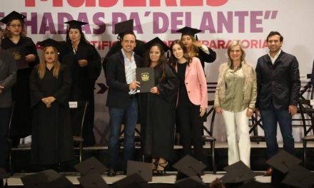 Se gradúan 758 mujeres de preparatoria en Piedras Negras